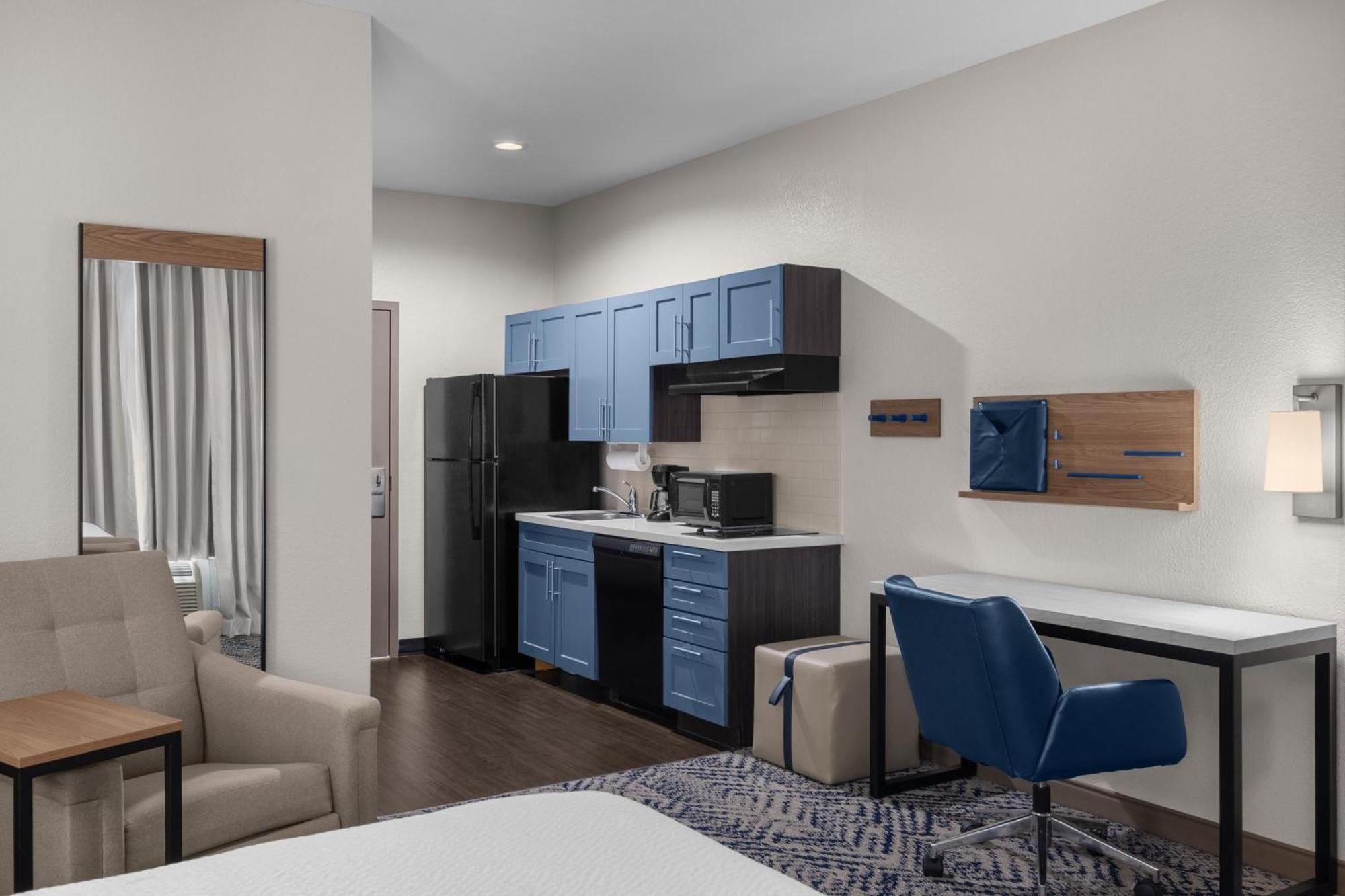 Candlewood Suites Alexandria By Ihg Bagian luar foto