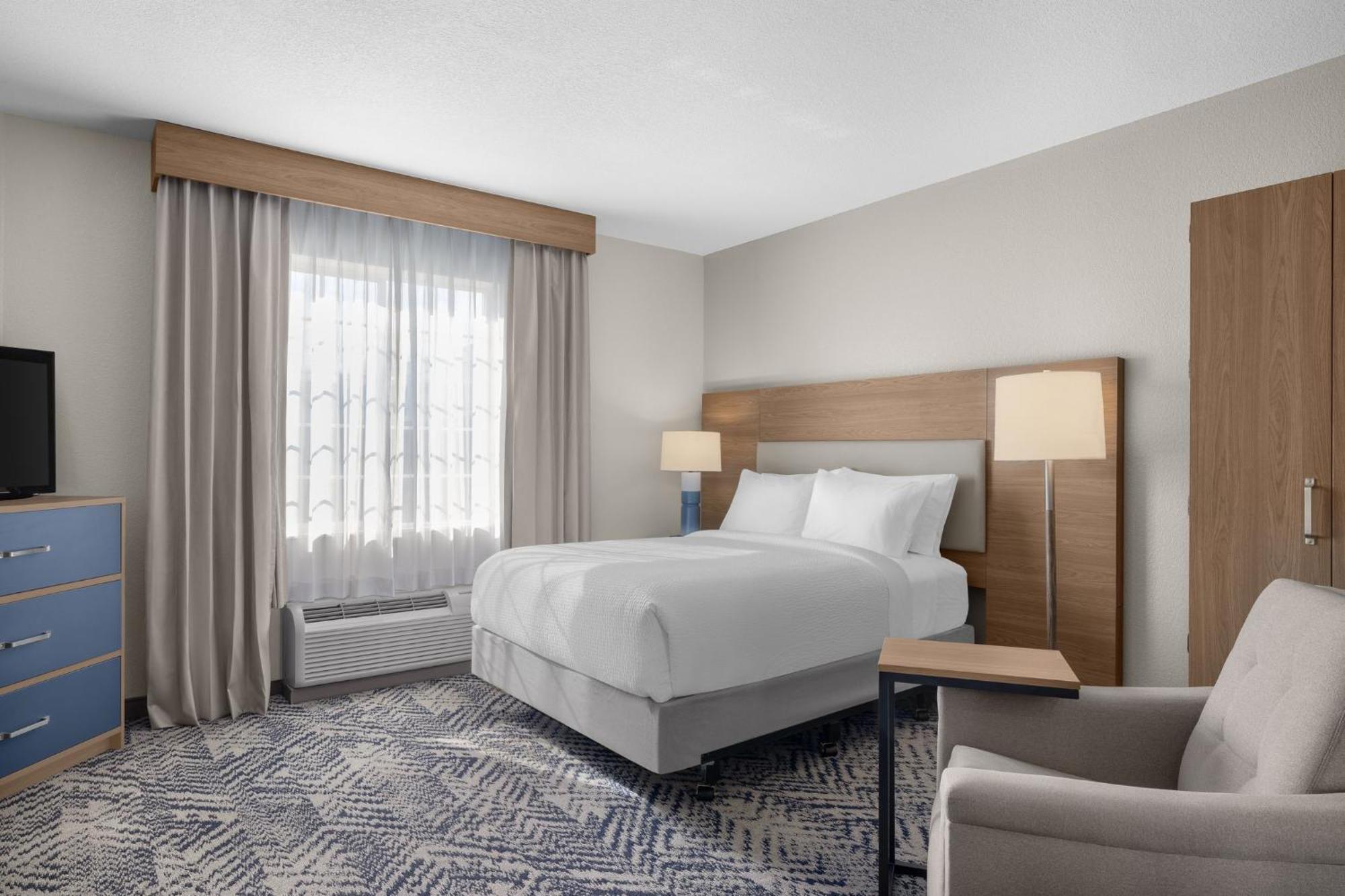 Candlewood Suites Alexandria By Ihg Bagian luar foto
