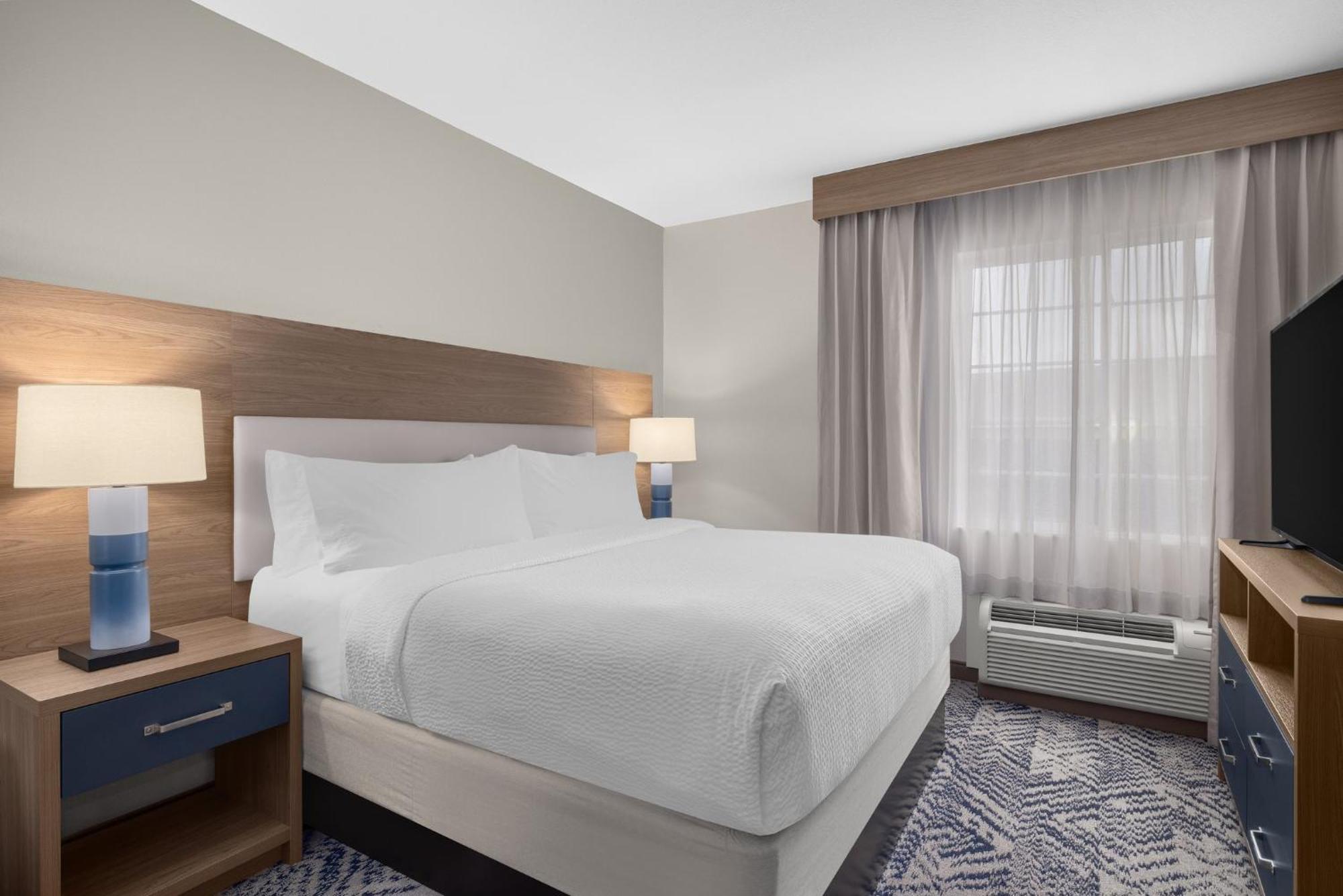 Candlewood Suites Alexandria By Ihg Bagian luar foto