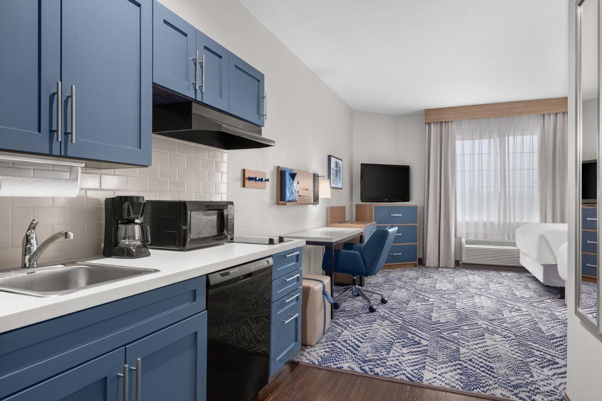 Candlewood Suites Alexandria By Ihg Bagian luar foto