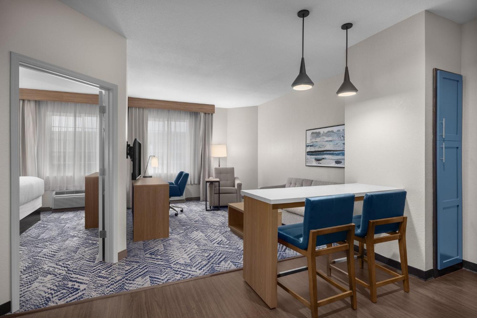 Candlewood Suites Alexandria By Ihg Bagian luar foto