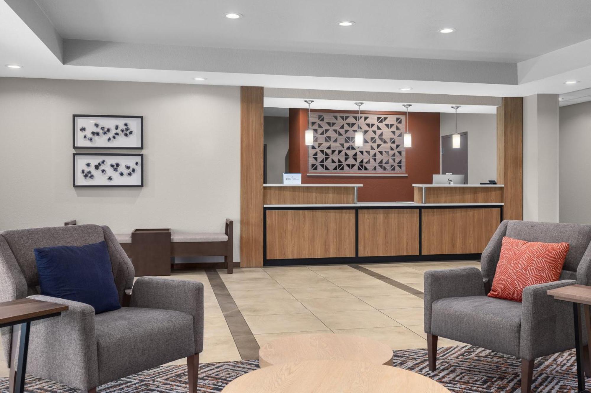 Candlewood Suites Alexandria By Ihg Bagian luar foto