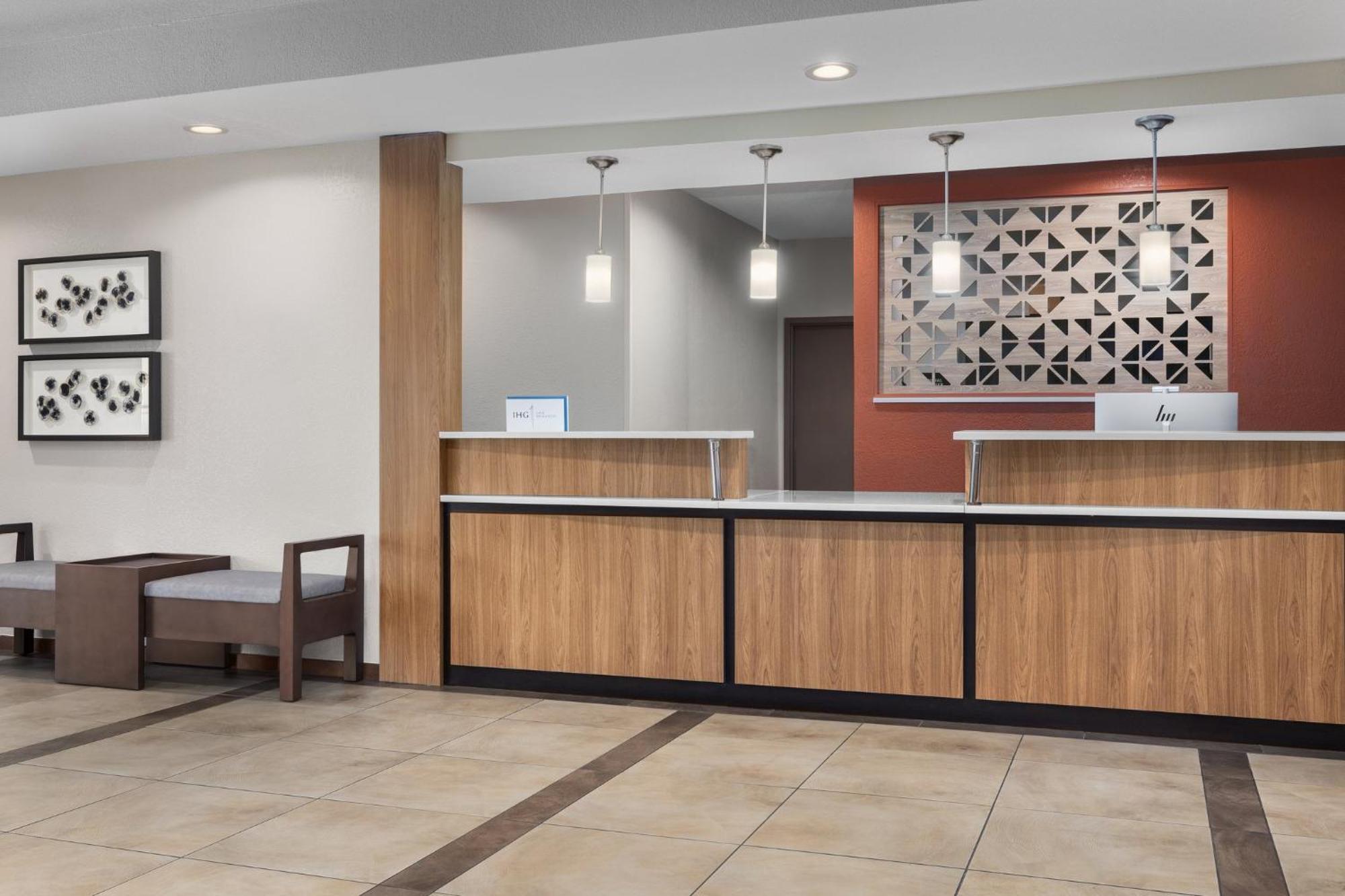 Candlewood Suites Alexandria By Ihg Bagian luar foto