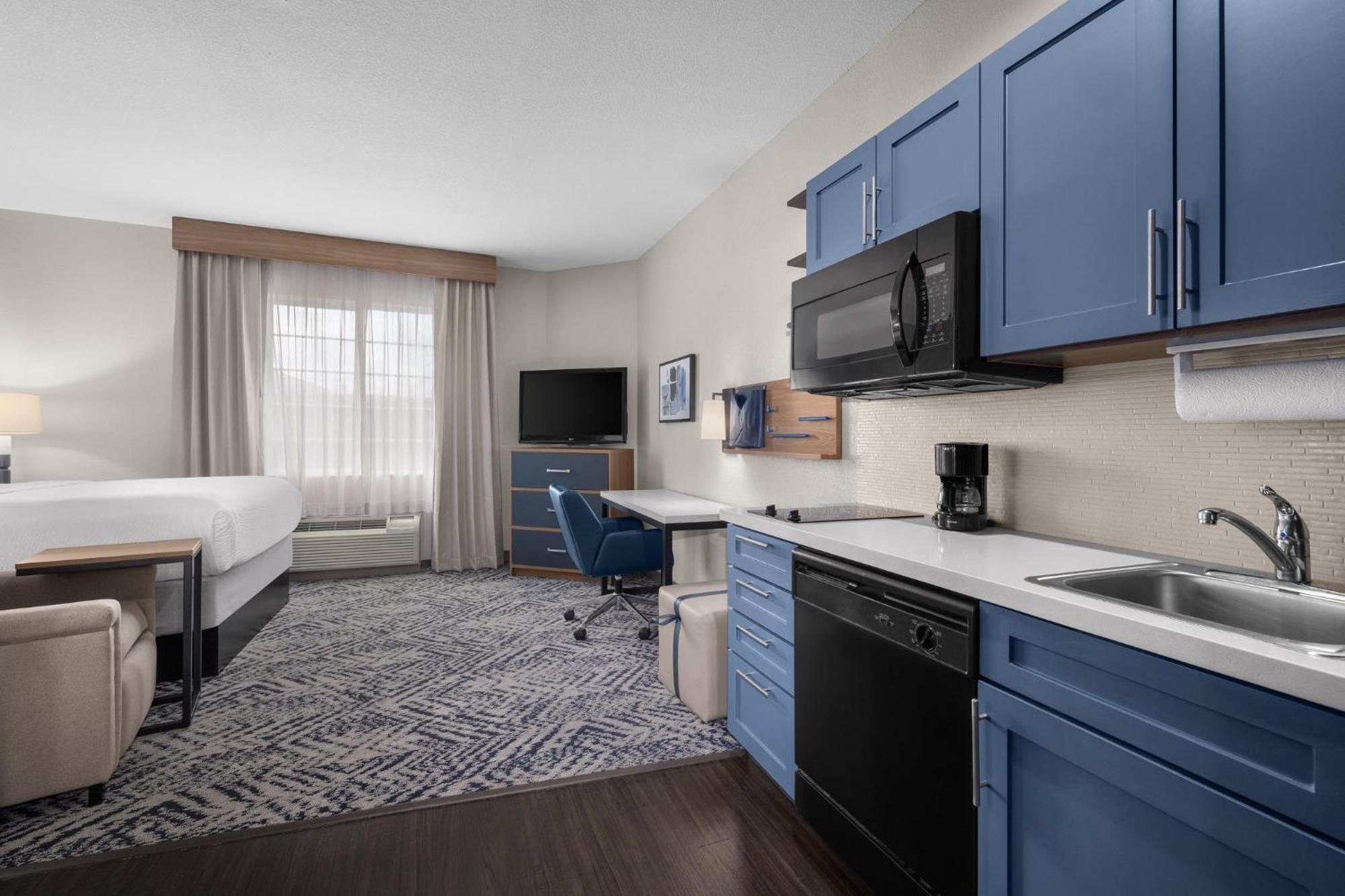 Candlewood Suites Alexandria By Ihg Bagian luar foto