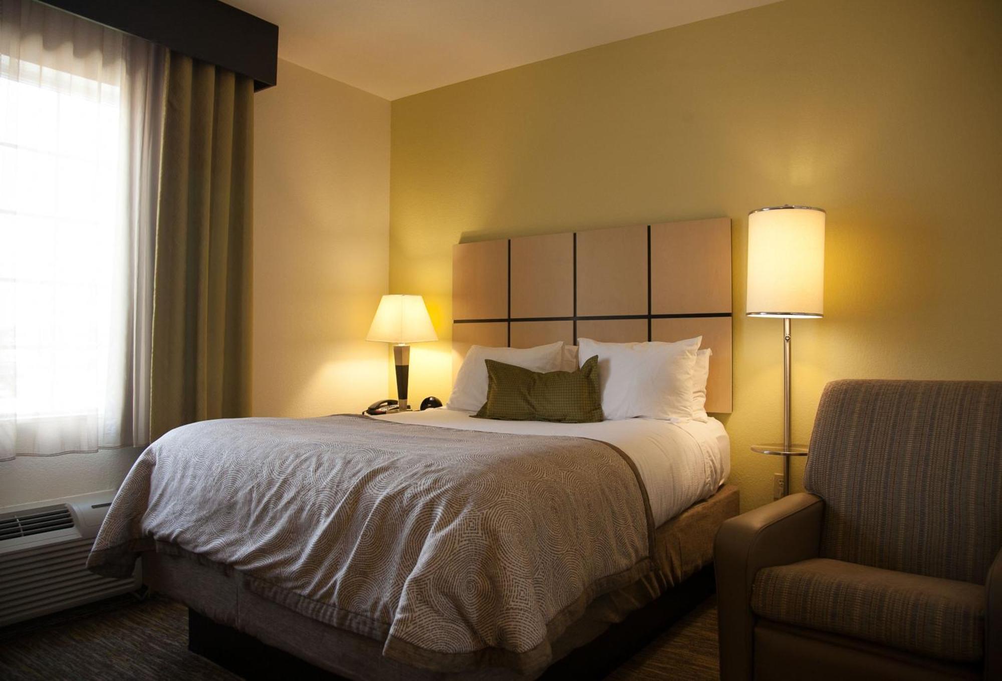 Candlewood Suites Alexandria By Ihg Bagian luar foto