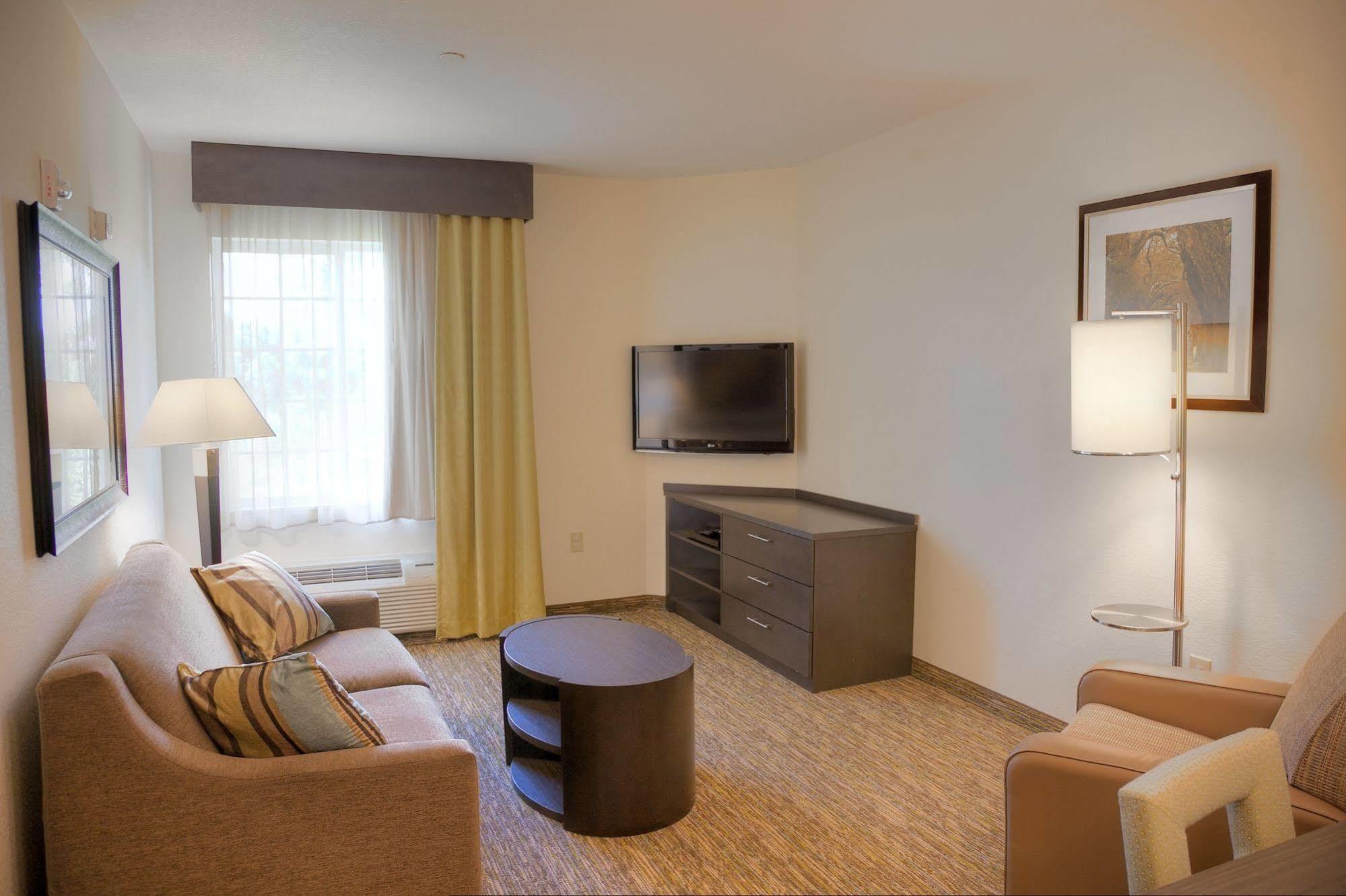Candlewood Suites Alexandria By Ihg Bagian luar foto